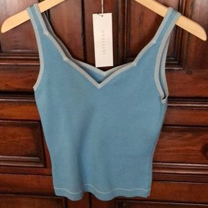 Ladies sleeveless top